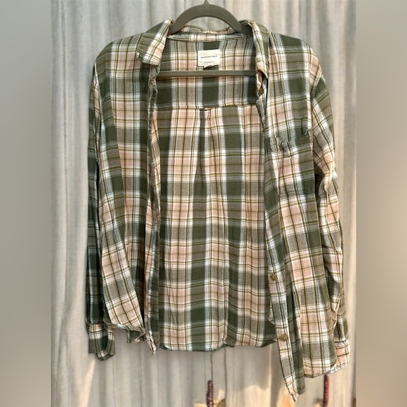 M American Eagle BoyFriend Fit Flannel, olive green and light blush pink plaid - Picture 7 of 9